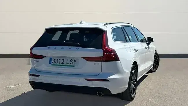 Usado Volvo V60 Momentum 197 CV (144 kW) 2021 Blanco Familiar