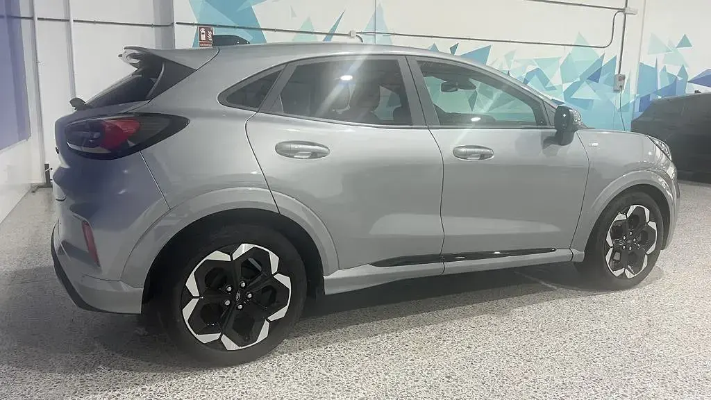 Usado Ford Puma ST-Line X 125 CV (91 kW) 2025 Plata solar (metalizado) SUV