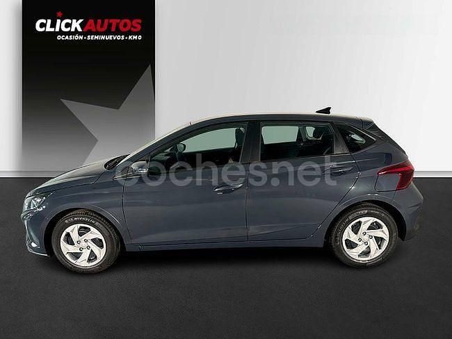 Usado Hyundai i20 84 CV (61 kW) 2024 Gris / plata Berlina