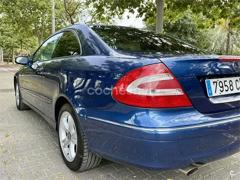Usado Mercedes CLK200 Avantgarde 163 CV (119 kW) 2003 Azul Coupe
