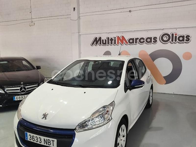 Blanco Usado 2016 Peugeot 208 Access Utilitario | 6999 € (Buen precio) - Imagen 1/4