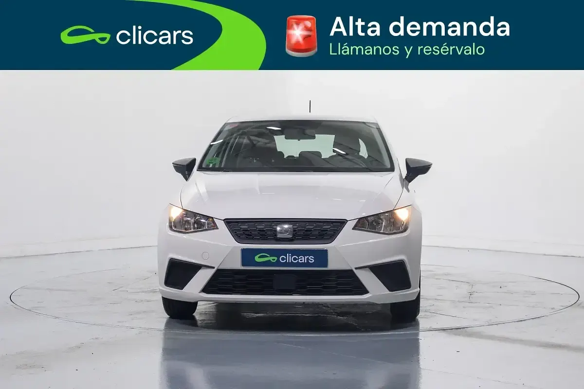 Usado Seat Ibiza Reference 95 CV (69 kW) 2017 Blanco Berlina