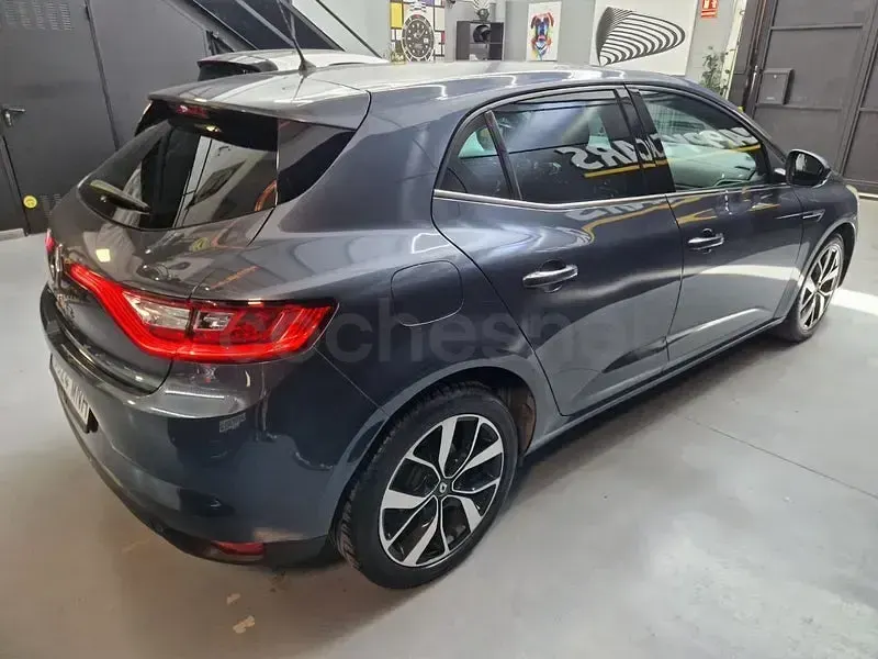 Usado Renault Mégane IV LIMITED 115 CV (84 kW) 2019 Gris / plata Berlina