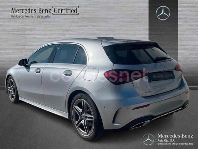 Usado Mercedes A180 136 CV (100 kW) 2024 Gris / plata Berlina