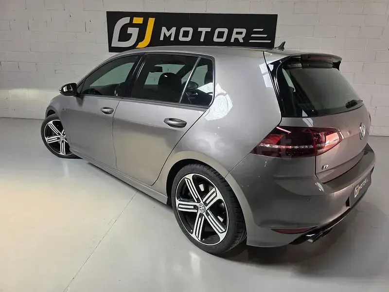 Usado VW Golf VII R 300 CV (220 kW) 2015 Gris / plata Berlina