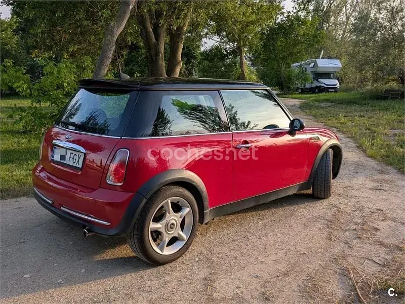 Usado Mini ONE 90 CV (66 kW) 2006 Rojo Utilitario