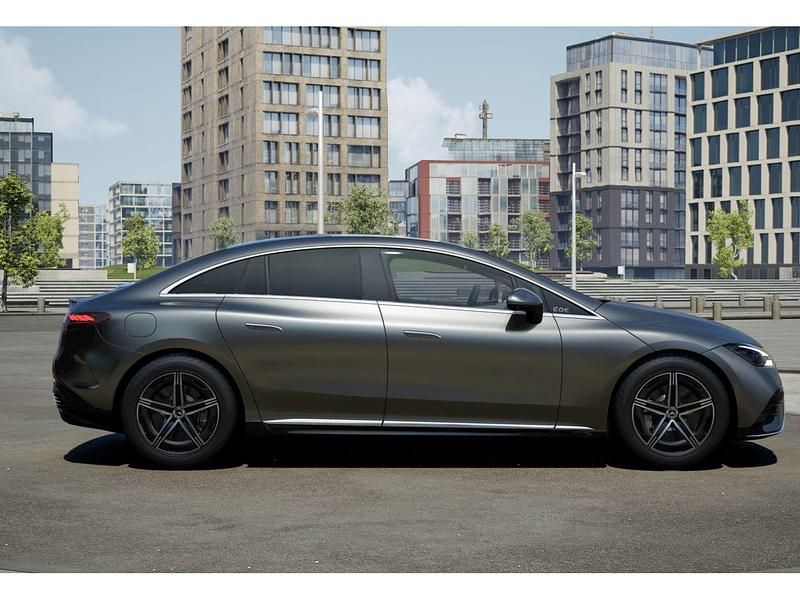 Usado Mercedes EQE350 AMG line 214 kW (292 CV) 2022 Selenitgrey  metallic paint Berlina