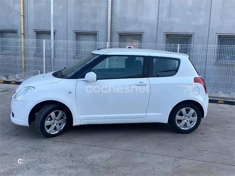 Usado Suzuki Swift GL 92 CV (67 kW) 2007 Blanco Utilitario