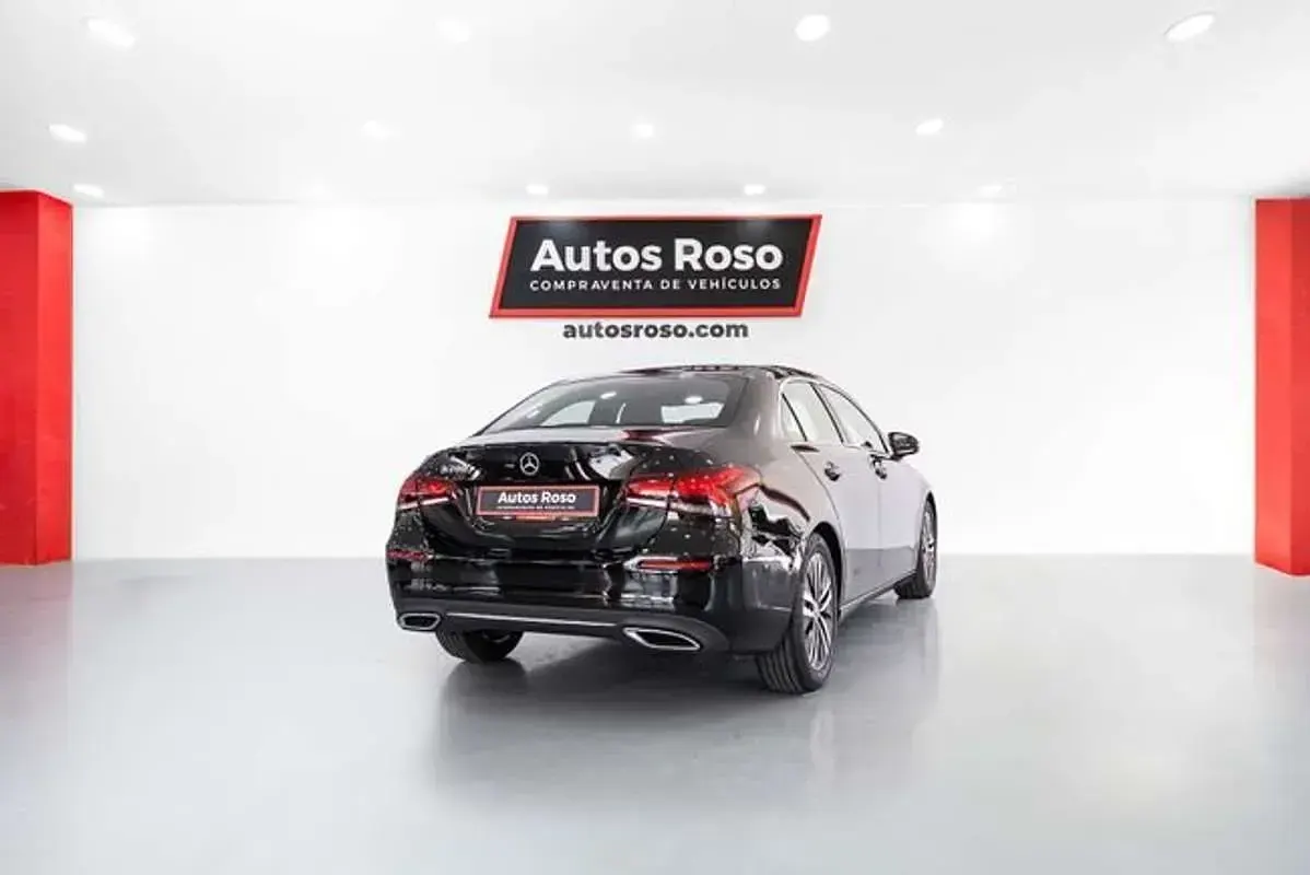 Usado Mercedes A200 163 CV (119 kW) 2022 Negro Berlina