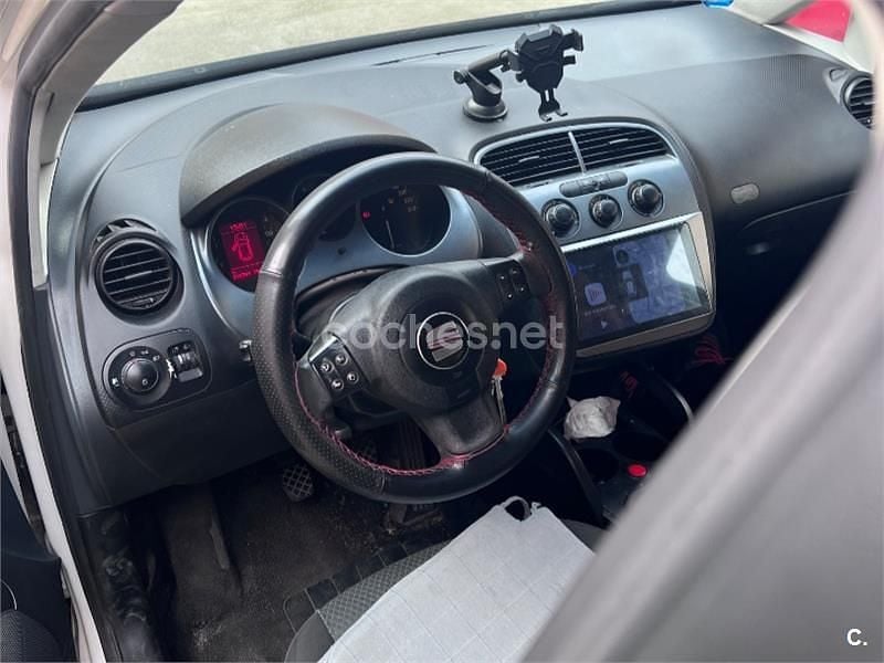 Usado Seat Altea XL Reference 105 CV (77 kW) 2008 Blanco Monovolumen