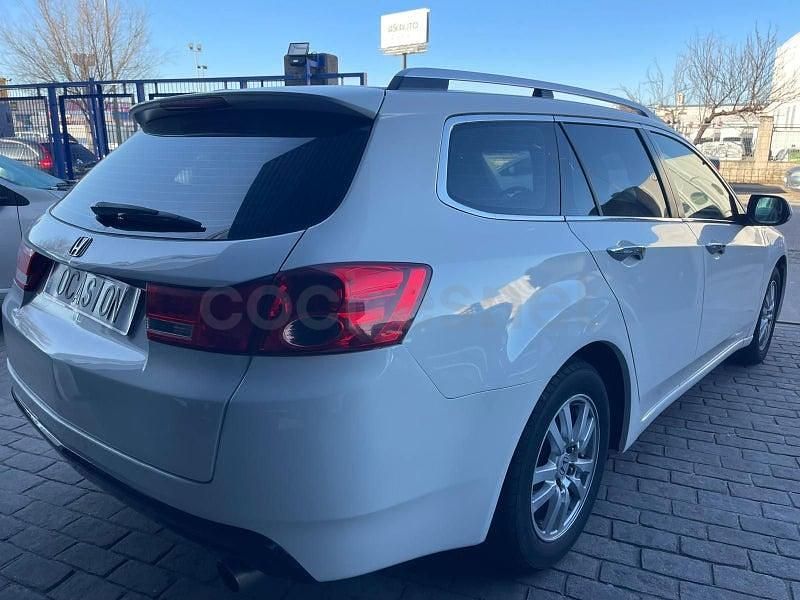 Usado Honda Accord Elegance 156 CV (114 kW) 2010 Blanco Familiar