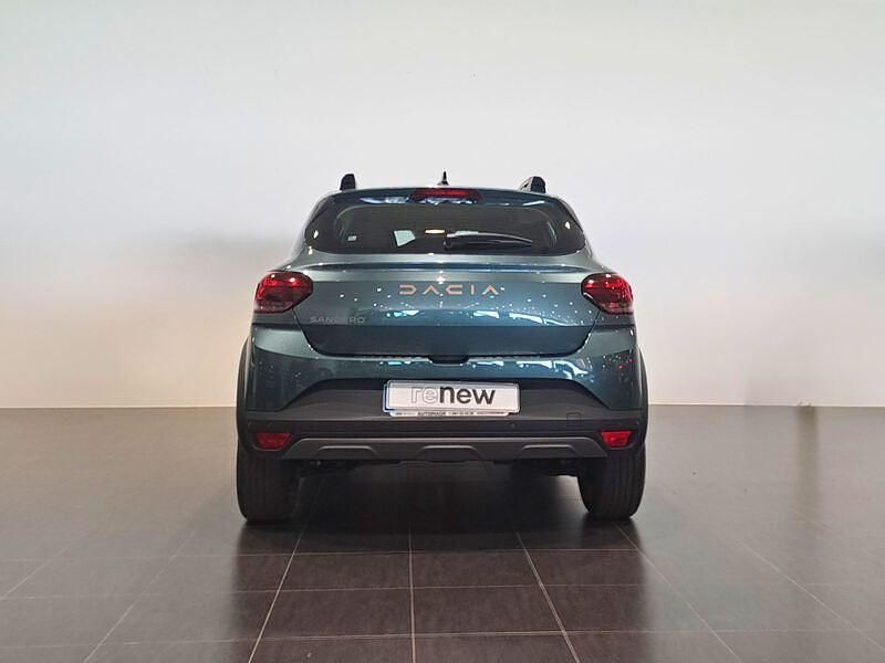 Usado Dacia Sandero Extreme 100 CV (73 kW) 2025 Verde Berlina