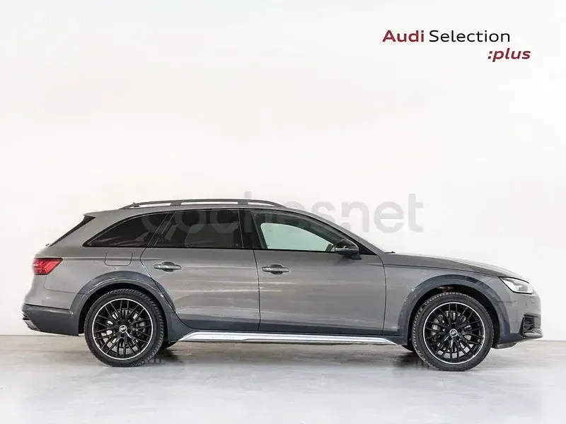 Usado Audi A4 Allroad Exclusive 265 CV (194 kW) 2023 Gris / plata Familiar