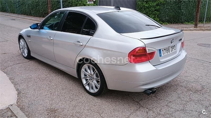 Usado BMW 325 218 HP (160 kW) 2005 Cinzento Sedan