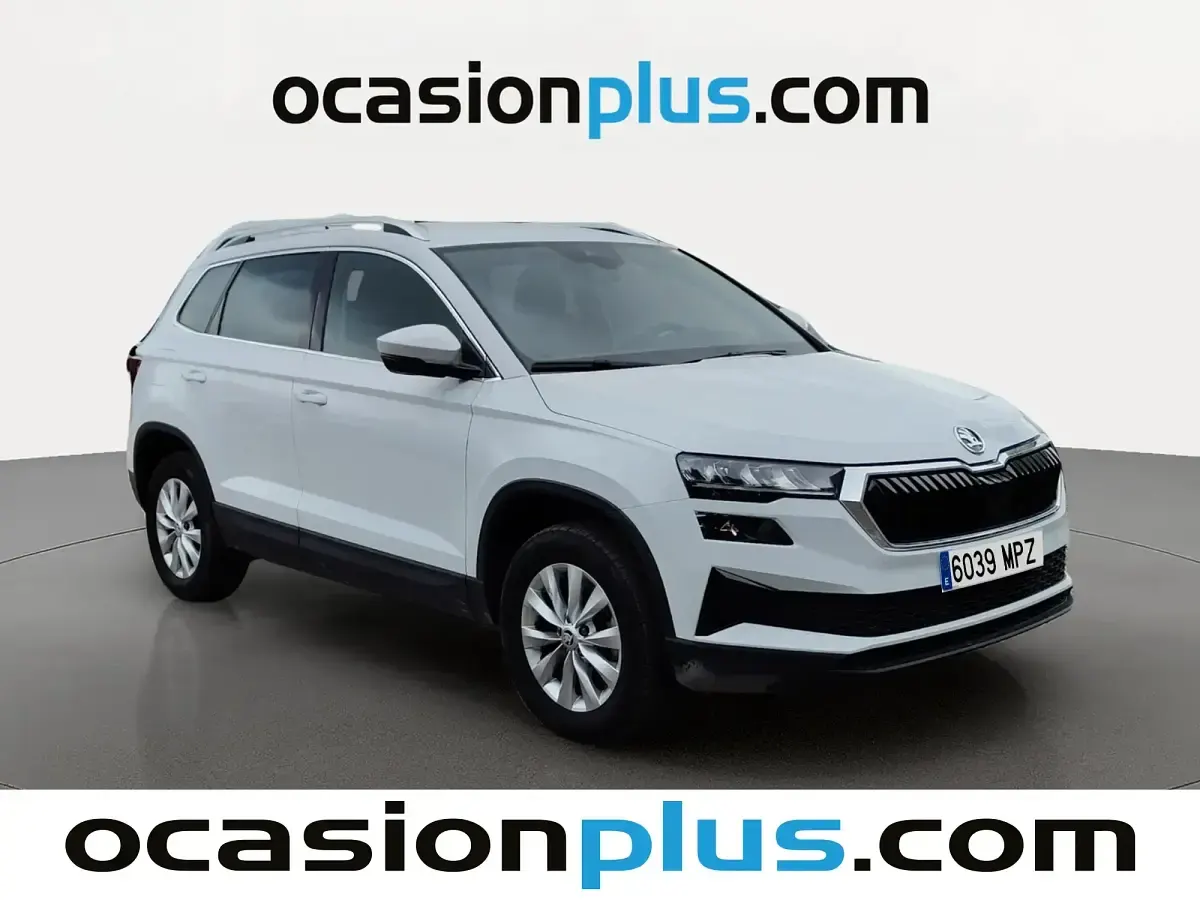 Usado Skoda Karoq Selection 115 CV (84 kW) 2024 Blanco SUV