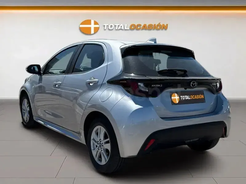 Usado Mazda 2 116 CV (85 kW) 2022 Gris / plata Berlina