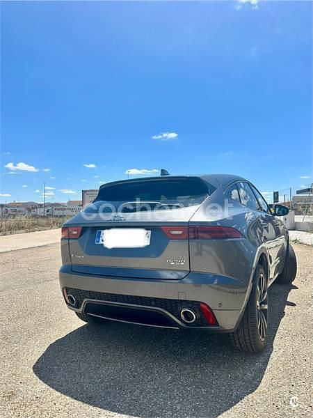 Usado Jaguar E-Pace R-Dynamic 240 CV (176 kW) 2018 Gris / plata SUV