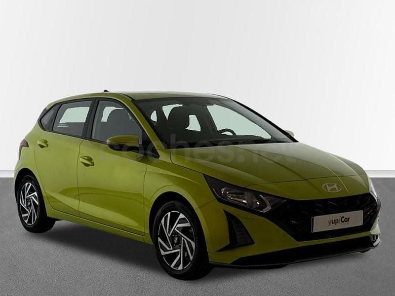 Usado Hyundai i20 100 CV (73 kW) 2024 Amarillo Utilitario
