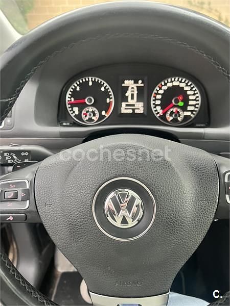 Usado VW Touran Advance 140 CV (102 kW) 2015 Beige Monovolumen