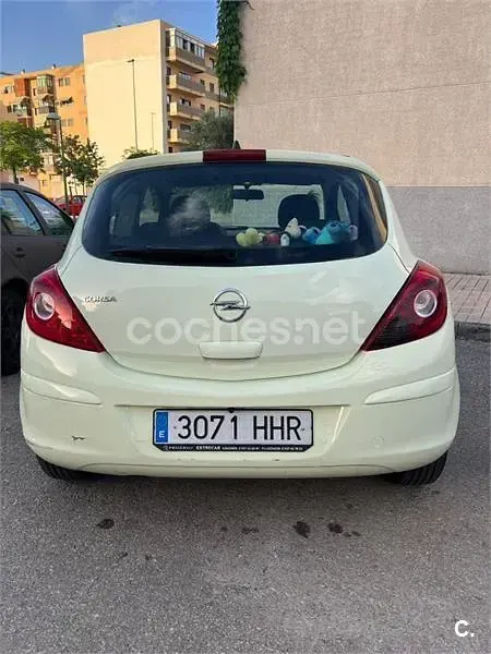 Usado Opel Corsa Essentia 65 CV (47 kW) 2011 Blanco Utilitario