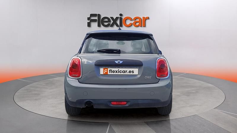 Usado Mini ONE 102 CV (75 kW) 2017 Gris Utilitario