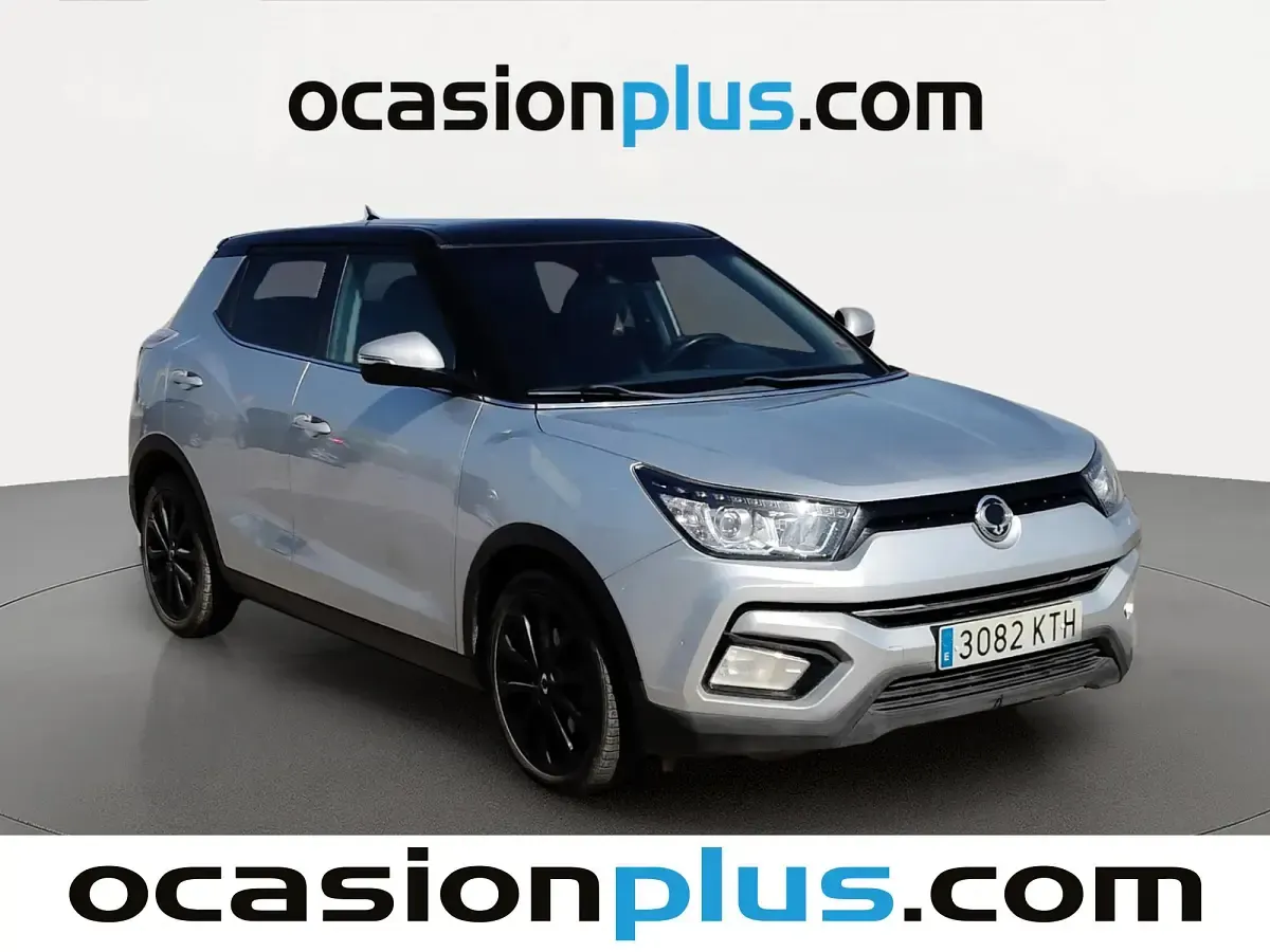 Usado SsangYong Tivoli Limited 116 CV (85 kW) 2019 Gris plata SUV