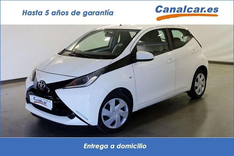 Blanco Usado 2015 Toyota Aygo X-cite Utilitario | 6371 € (Super precio) - Imagen 1/4