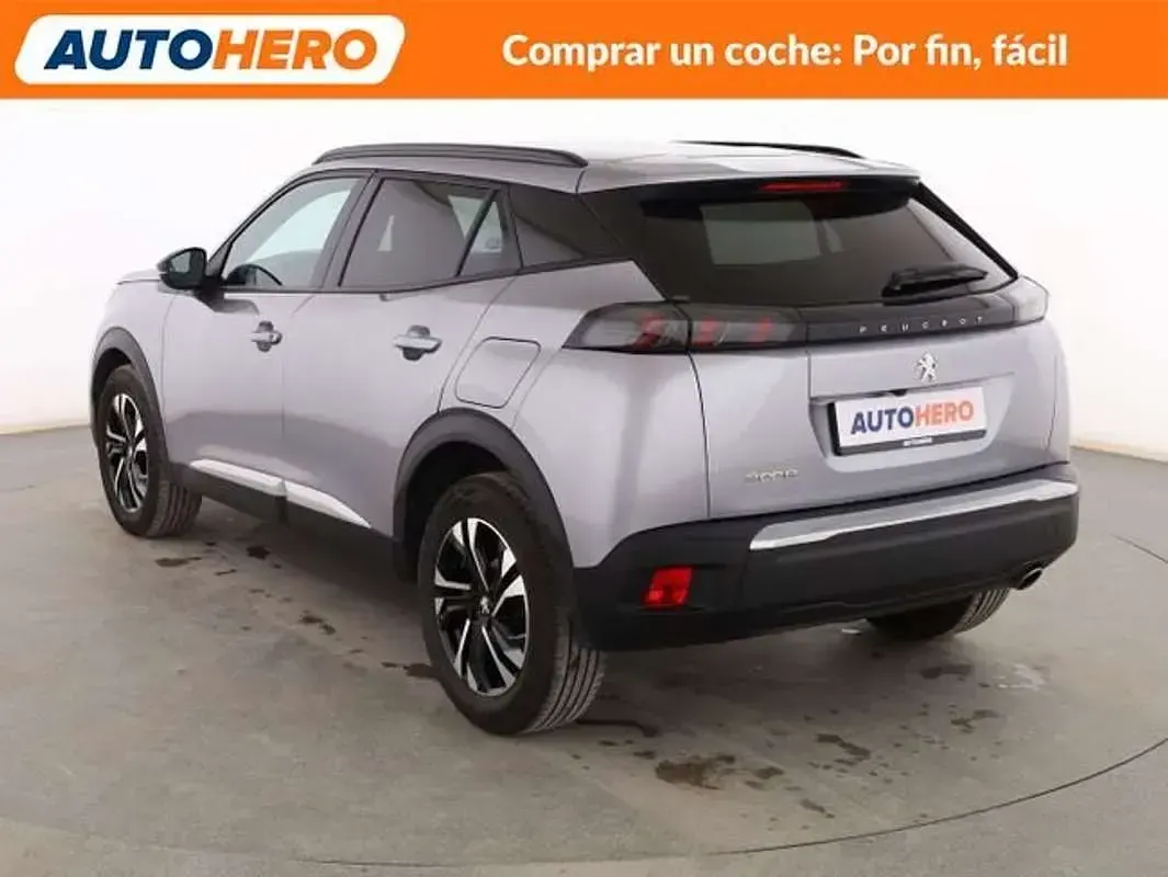 Usado Peugeot 2008 Allure 131 CV (96 kW) 2023 Gris SUV