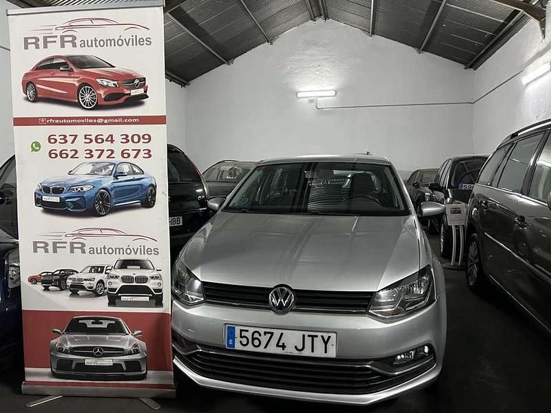 Usado VW Polo Sportline 90 CV (66 kW) 2017 Gris Utilitario
