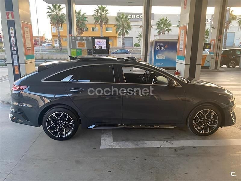 Gris / plata Usado 2021 Kia ProCeed GT-Line Utilitario | 21.900 € - Imagen 1/4