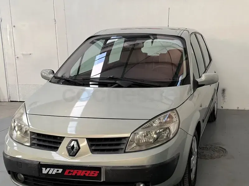 Usado Renault Scénic Expression 120 CV (88 kW) 2004 Blanco Monovolumen