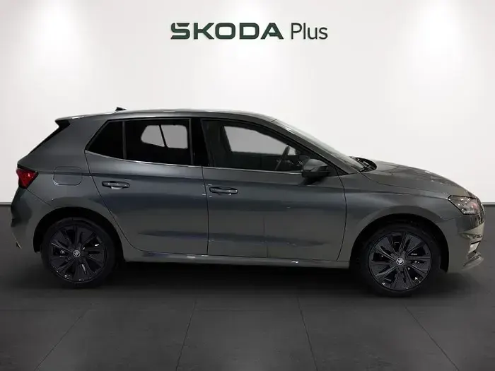 Nuevo Skoda Fabia 95 CV (69 kW) 2026 Gris Utilitario