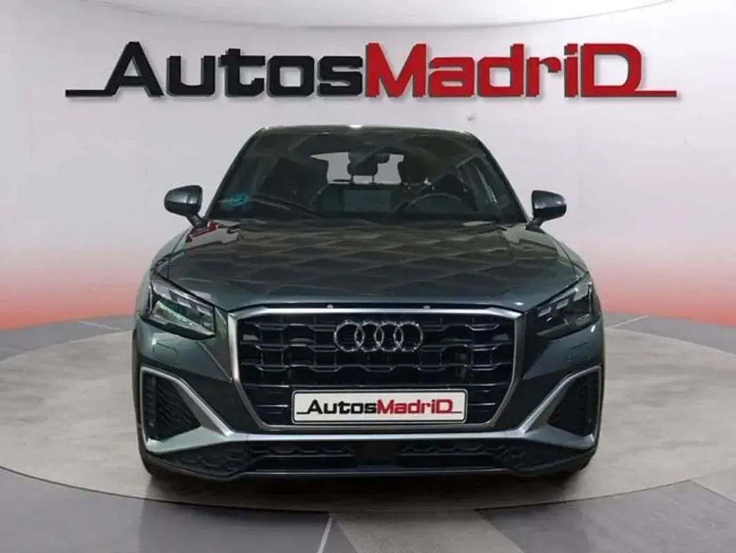 Usado Audi Q2 S-Line 150 CV (110 kW) 2024 Gris SUV