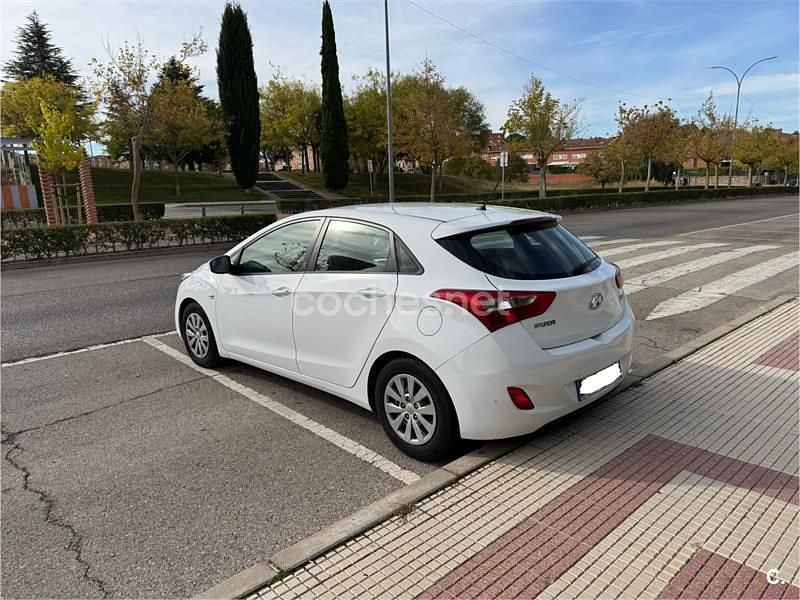 Blanco Usado 2017 Hyundai i30 Berlina | 11.000 € (Super precio) - Imagen 1/4