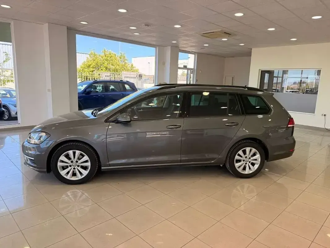 Usado VW Golf VII Edition 116 CV (85 kW) 2019 Gris Familiar