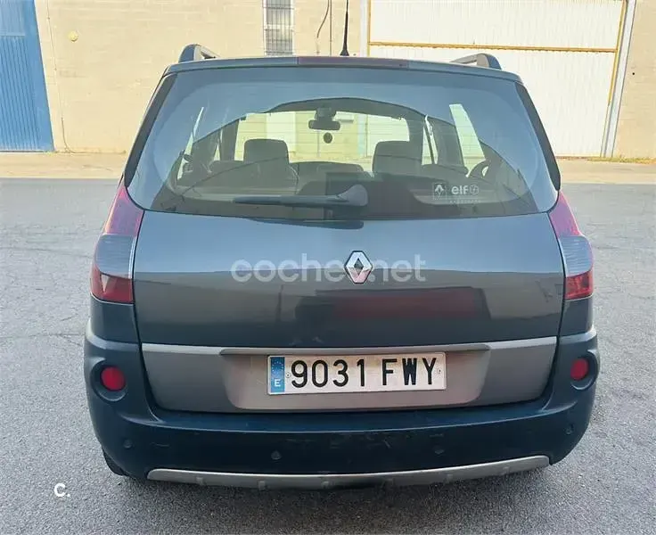 Usado Renault Scénic II Privilege 130 CV (95 kW) 2007 Negro Monovolumen