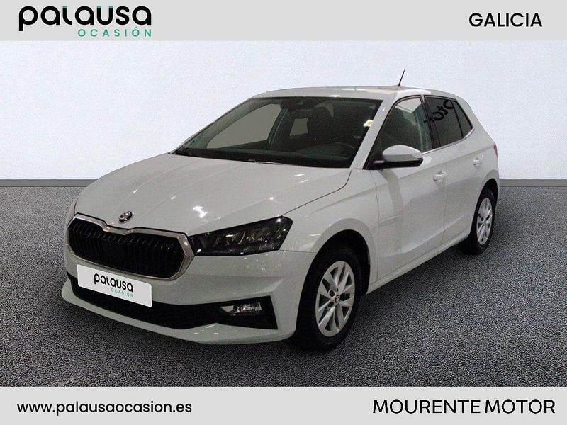 Usado Skoda Fabia Selection 95 CV (69 kW) 2024 Blanco Utilitario