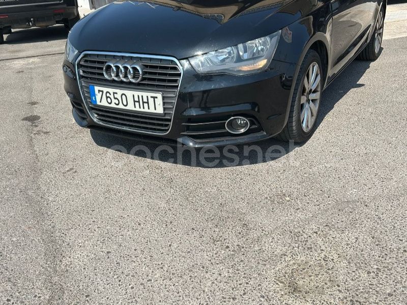 Negro Usado 2013 Audi A1 Attraction Utilitario | 8900 € (Buen precio) - Imagen 1/4