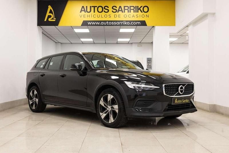 Usado Volvo V60 CC Pro 197 CV (144 kW) 2021 Negro Familiar