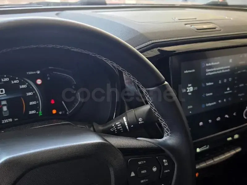 Usado Isuzu D-Max 163 CV (119 kW) 2026 Naranja Pickup/Camioneta