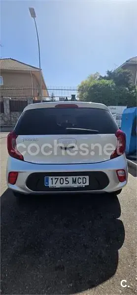 Usado Kia Picanto 67 CV (49 kW) 2022 Gris / plata Utilitario