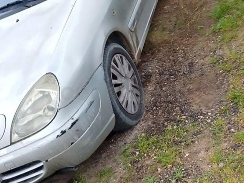 Usado Citroën Xsara 71 CV (52 kW) 2002 Gris / plata Berlina