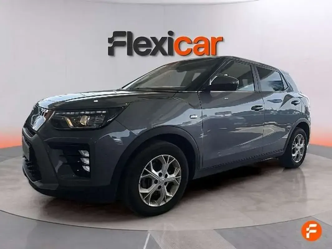 Usado SsangYong Tivoli 163 CV (119 kW) 2024 Gris SUV