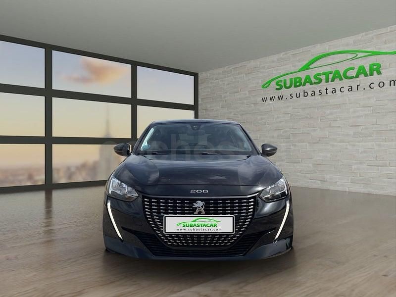 Usado Peugeot 208 Active 100 CV (73 kW) 2021 Negro Utilitario