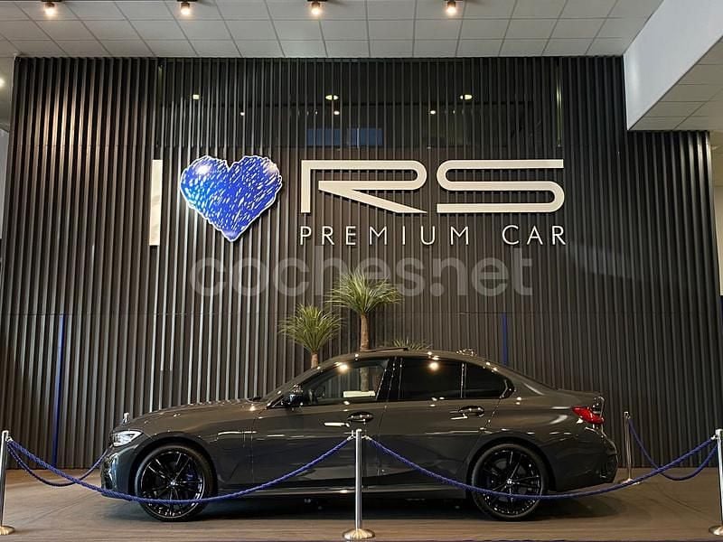 Gris / plata Usado 2019 BMW 330e Comfort Edition Berlina | 37.990 € - Imagen 1/4