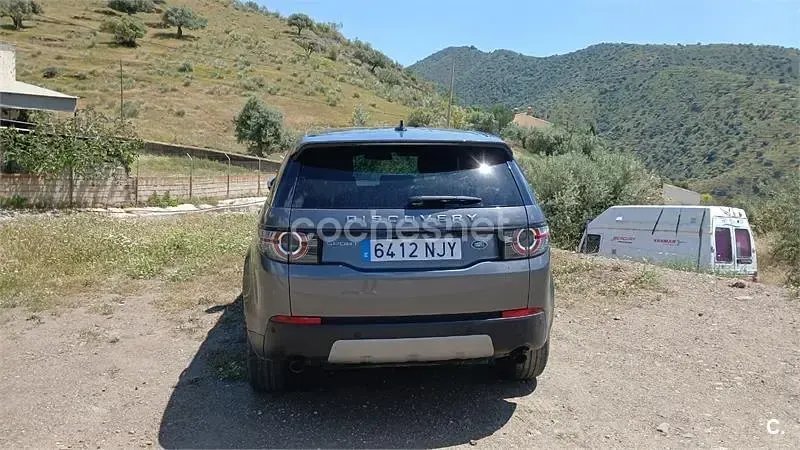 Usado Land Rover Discovery Sport HSE 180 CV (132 kW) 2016 Gris / plata SUV