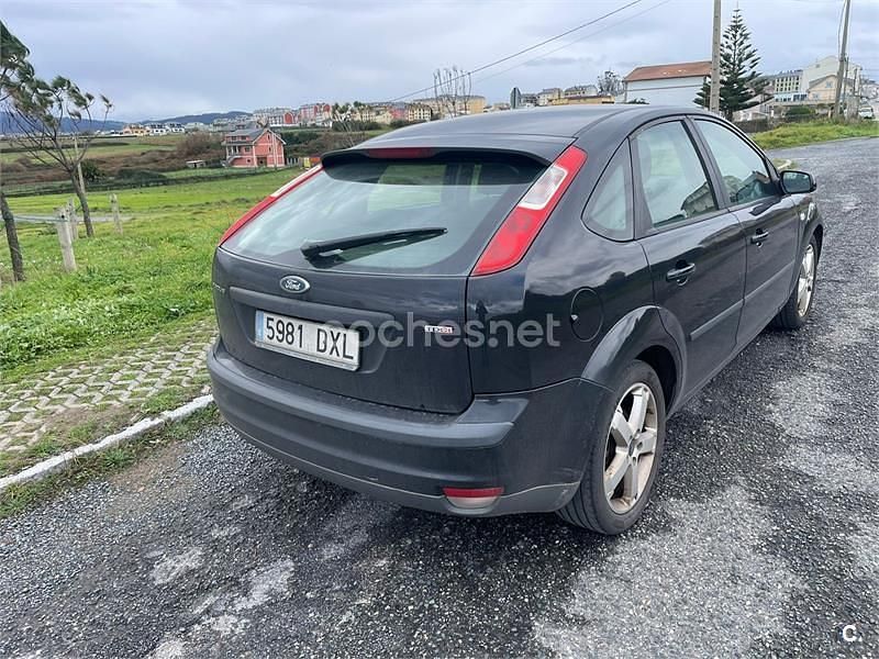 Usado Ford Focus Sport 115 CV (84 kW) 2006 Negro Berlina