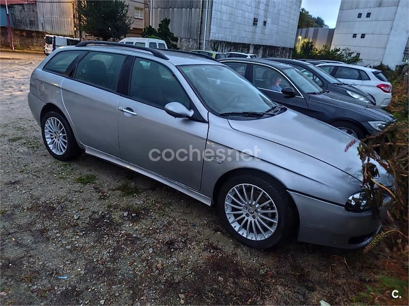 Gris / plata Usado 2004 Alfa Romeo 156 Distinctive Familiar | 900 € - Imagen 1/2