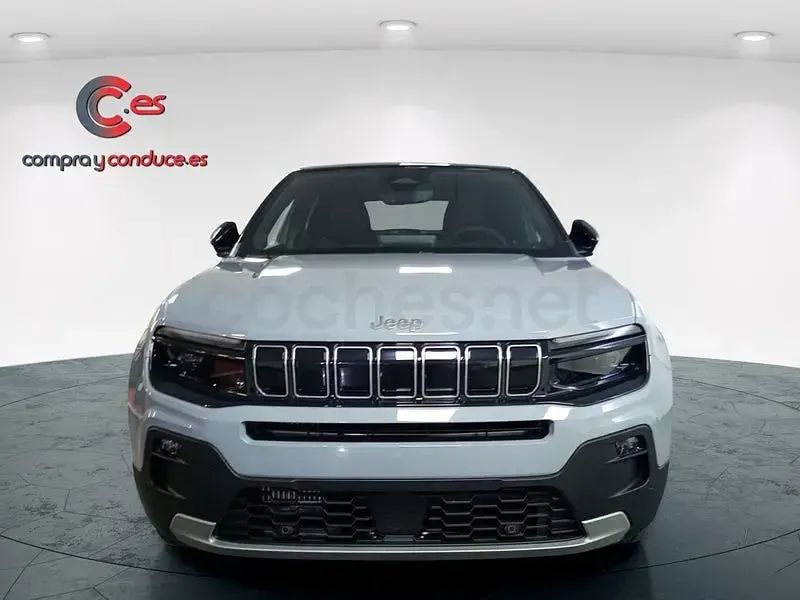 Nuevo Jeep Avenger Summit 110 CV (80 kW) 2026 Gris / plata SUV