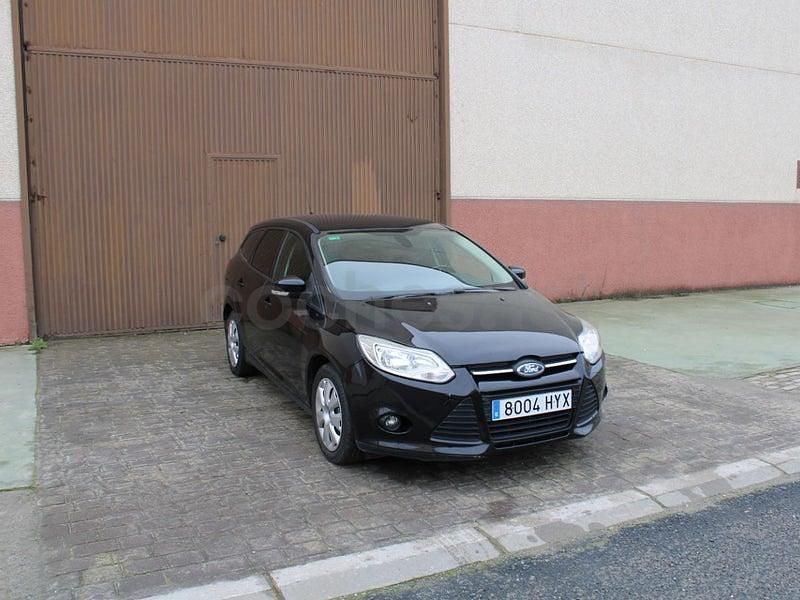 Usado Ford Focus Trend 115 CV (84 kW) 2014 Negro Familiar